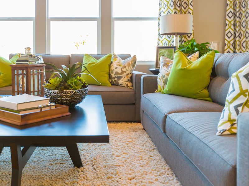 Tips to Perfectly Style Your Coffee Table  