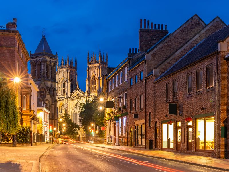 3 historic UK cities to visit this winter