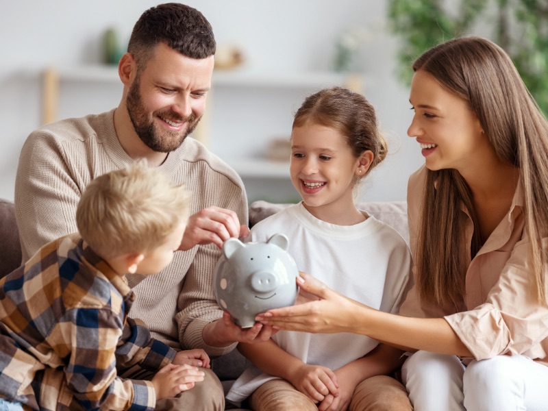 the best ways to save as a family