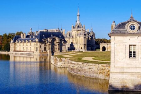 Top 10 travel destinations close to Paris