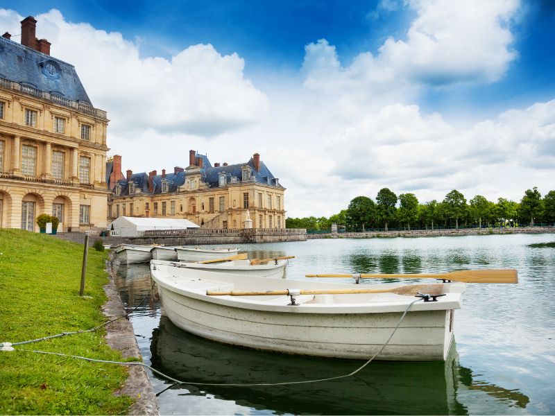 Top 10 travel destinations close to Paris