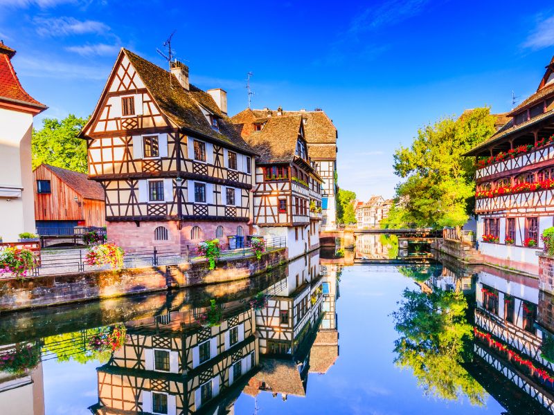 Top 10 travel destinations close to Paris