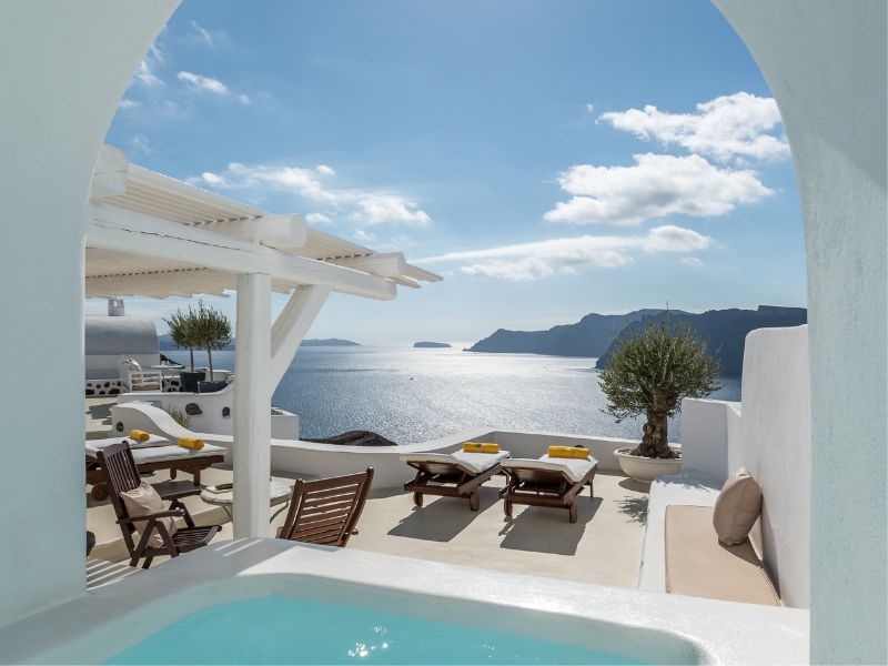 Fanari Villas Awarded Best Luxury Scenic View Hotel in Oia