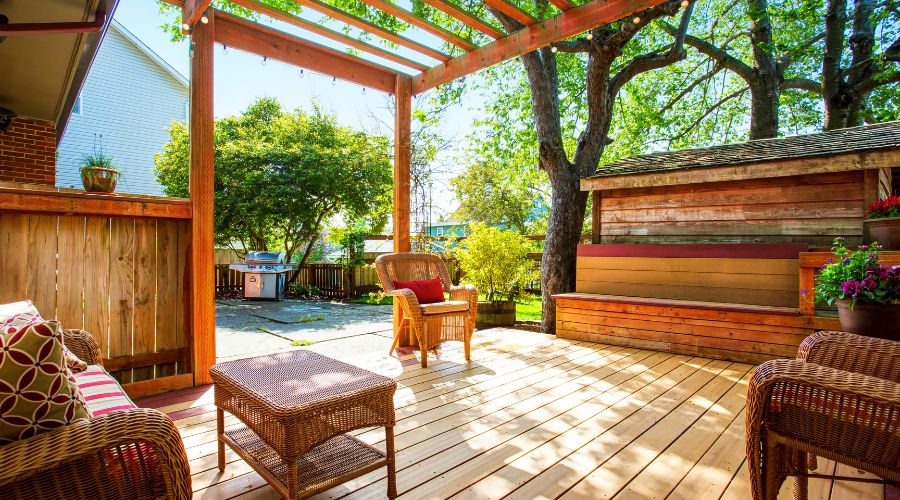 Maximizing Space: Small Yard Solutions by Deck Experts