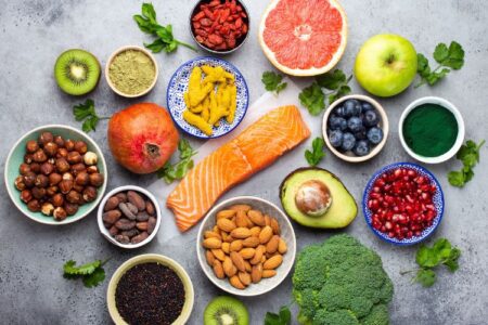 Navigating the World of Superfoods: A Comprehensive Guide.