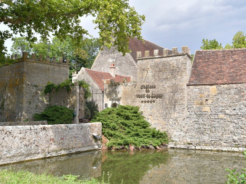 Chateau de Lugny Entrance