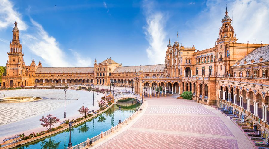 Travel Guides and Itineraries Seville