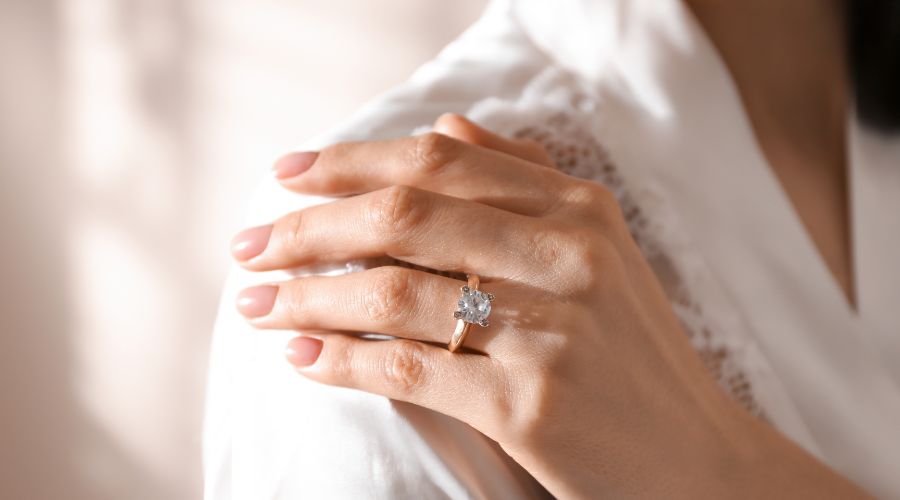 Why Round Cut Engagement Rings are a Classic Choice