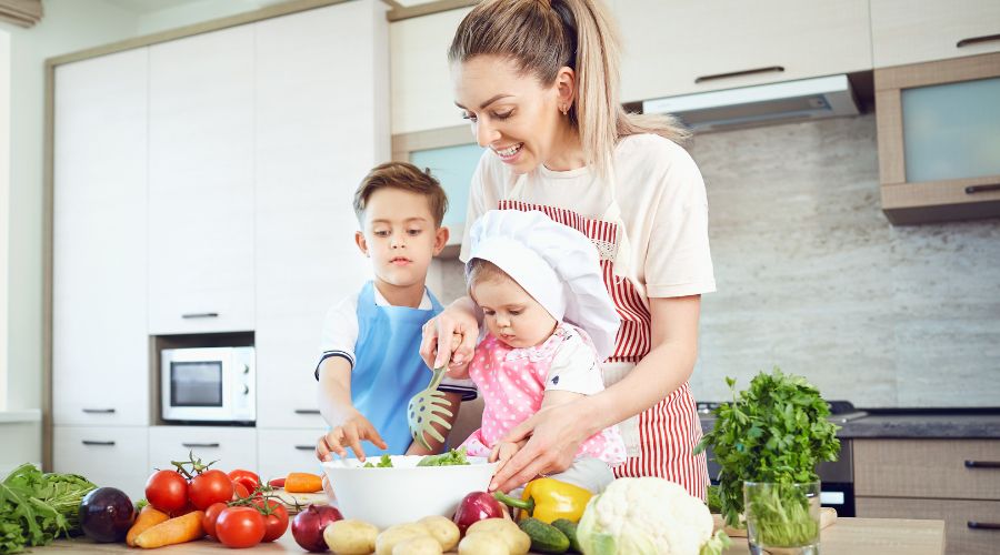 10 Tips for Managing Family Health in a Busy Lifestyle