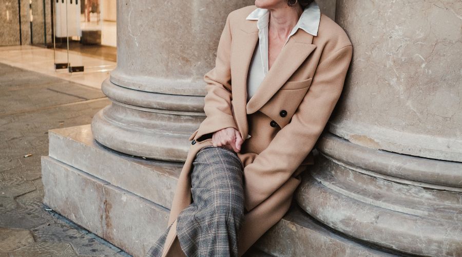 What to wear in Paris in Winter 2024 - A classic trench coat