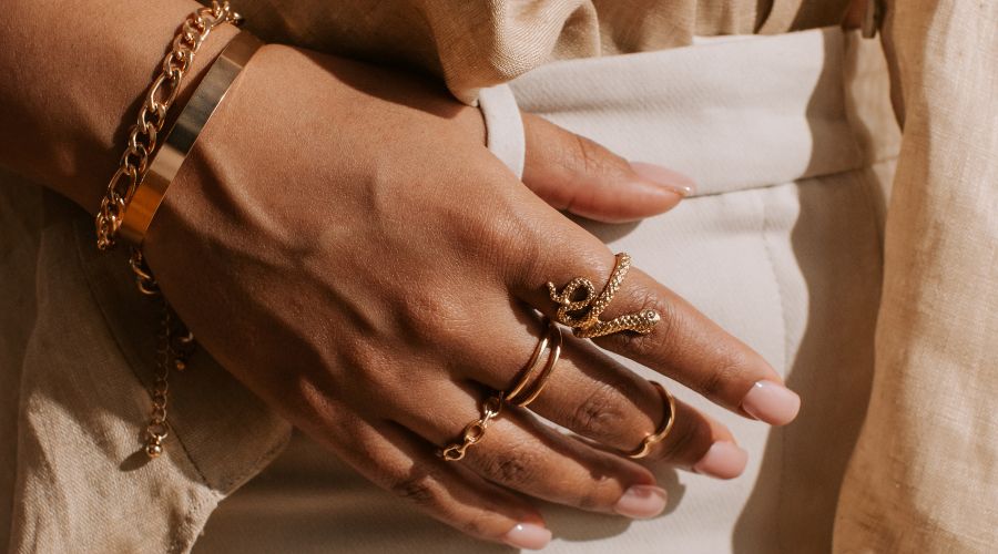 Guide to Layering and Stacking Rings