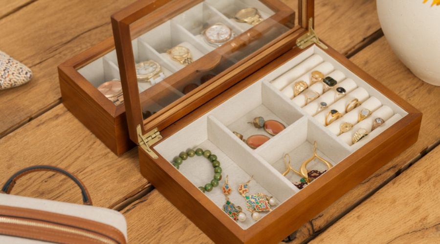 Jewelry box