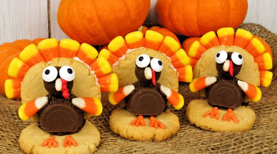 Delicious Thanksgiving Cookies to Share with Family and Friends include turkey cookies