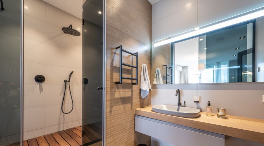 Smart Mirror and rainfall shower