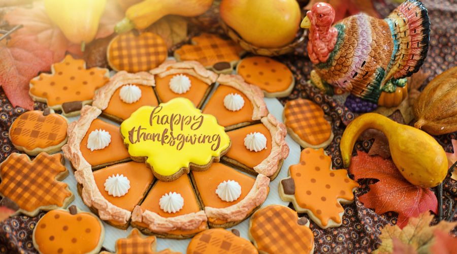 Delicious Thanksgiving Cookies to Share with Family and Friends