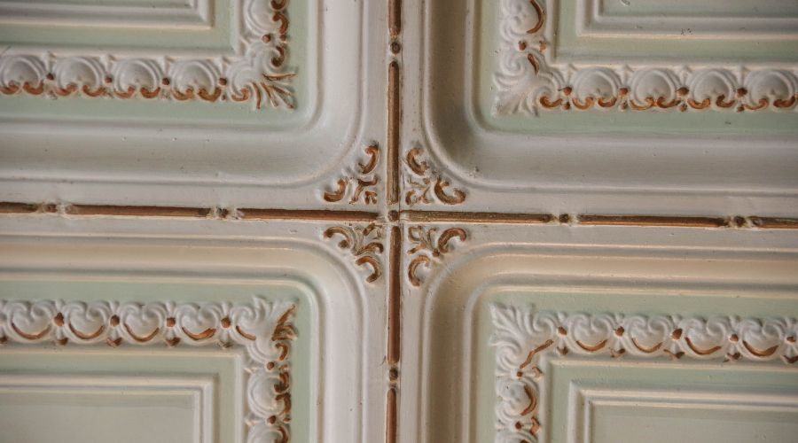 Why Tin Ceiling Tiles Are the Next Big Trend in Interiors