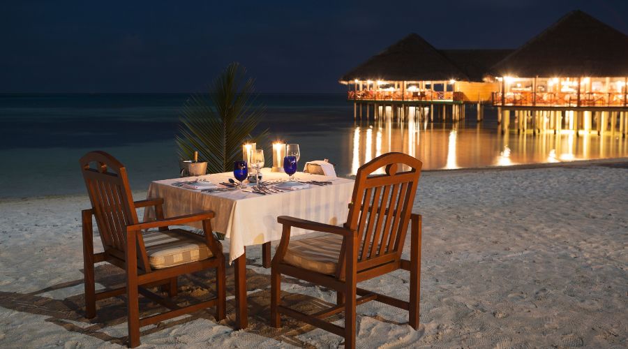 Romantic dinner in the Maldives