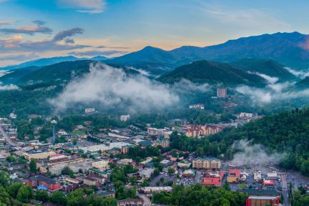 Exploring the Smoky Mountains: A Gatlinburg Travel Guide