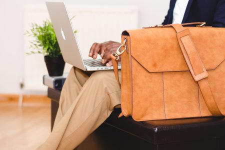 How to Choose a Laptop Bag for Travel and Business Trips